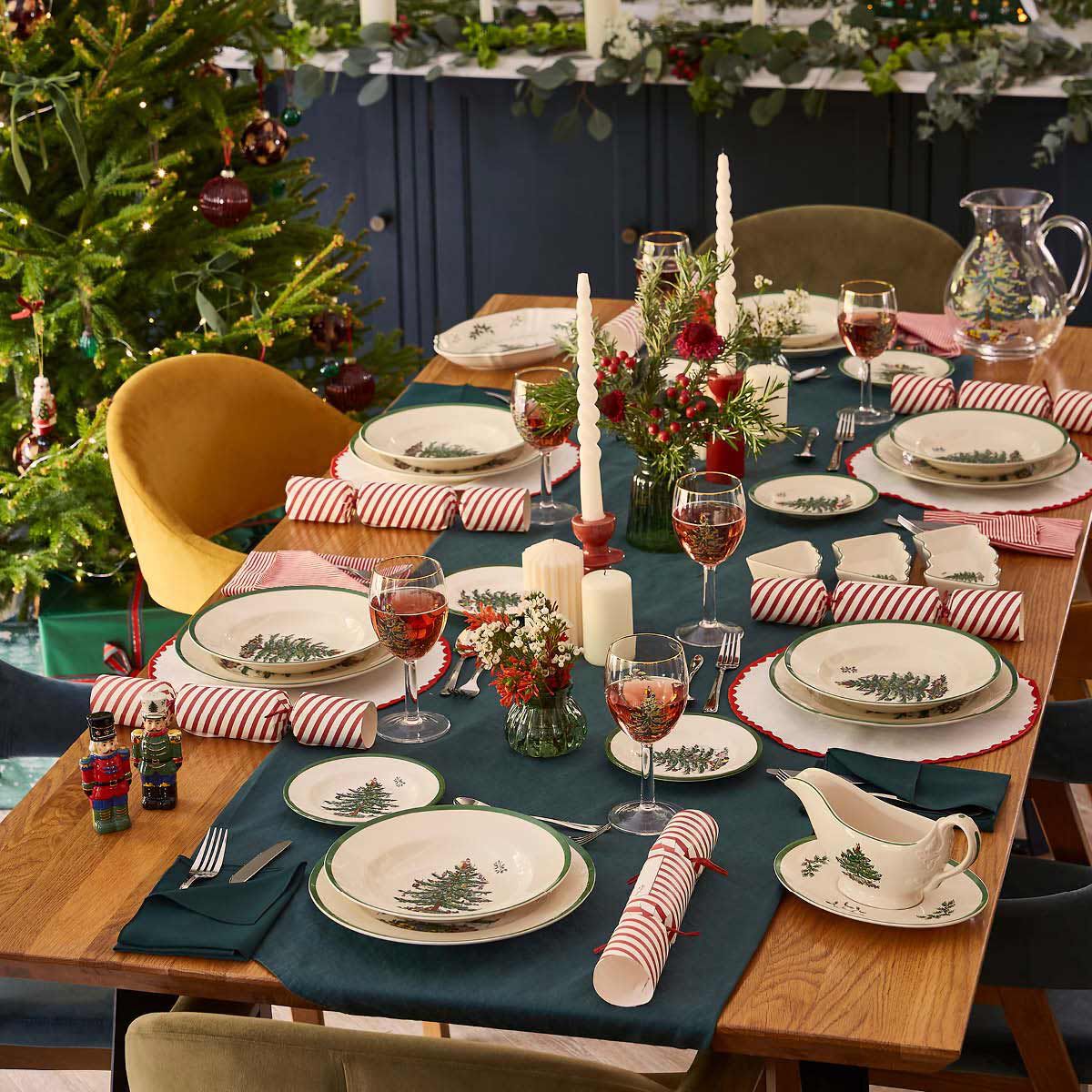 スポード　SpodeChristmas Spode Christmas Tree Tea Cup Saucer England Porcelain Holiday